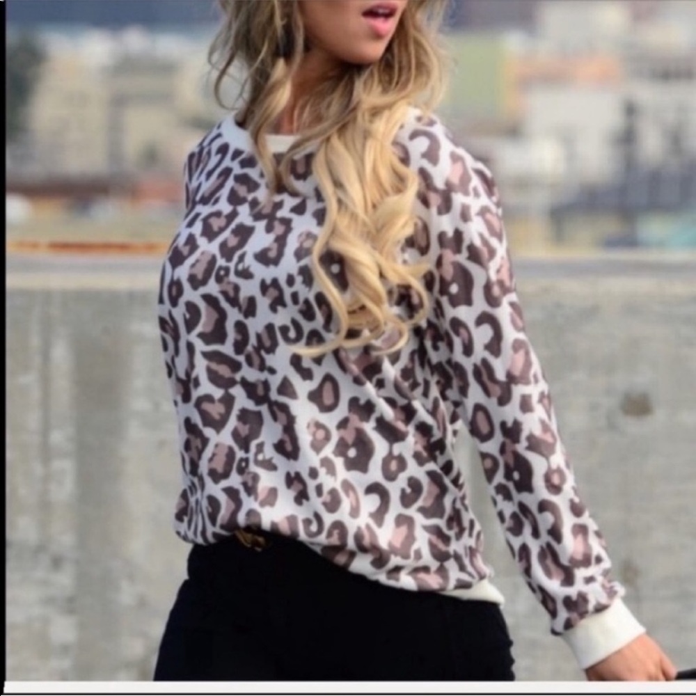 Soft Rounded Neck Leopard Print Top - Picture 3 of 4